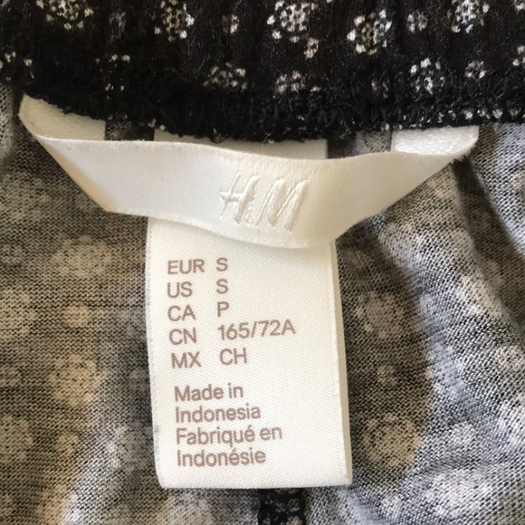 Patterned Pants - Picture 3 of 4